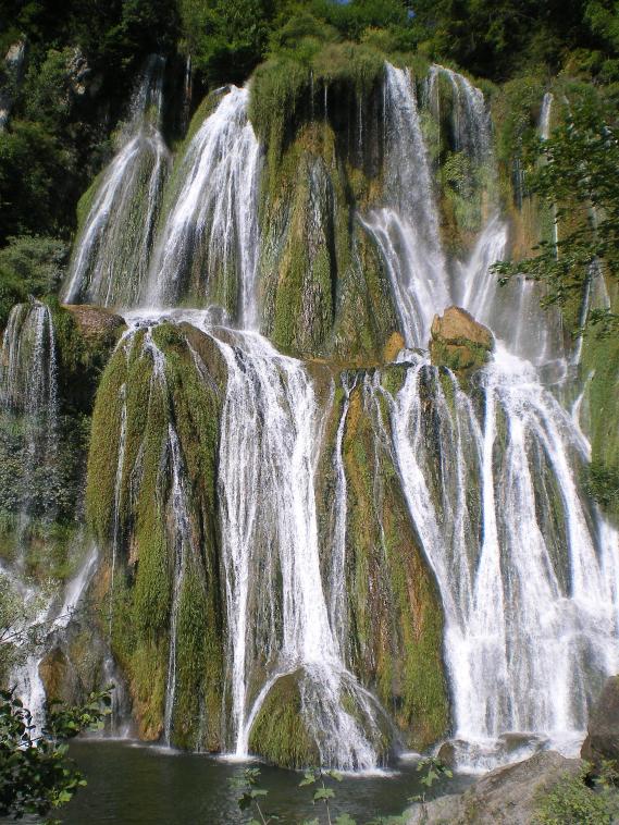 La superbe cascade de Glandieu dans l'Ain
